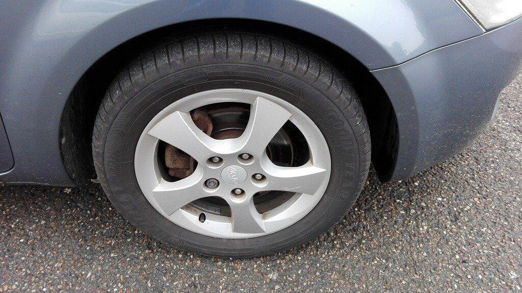 car maintenance car tyre